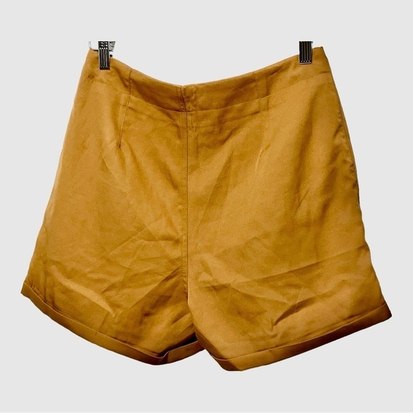 Lizette Collection cuffed rhinestone shorts size Large - Picture 2 of 7